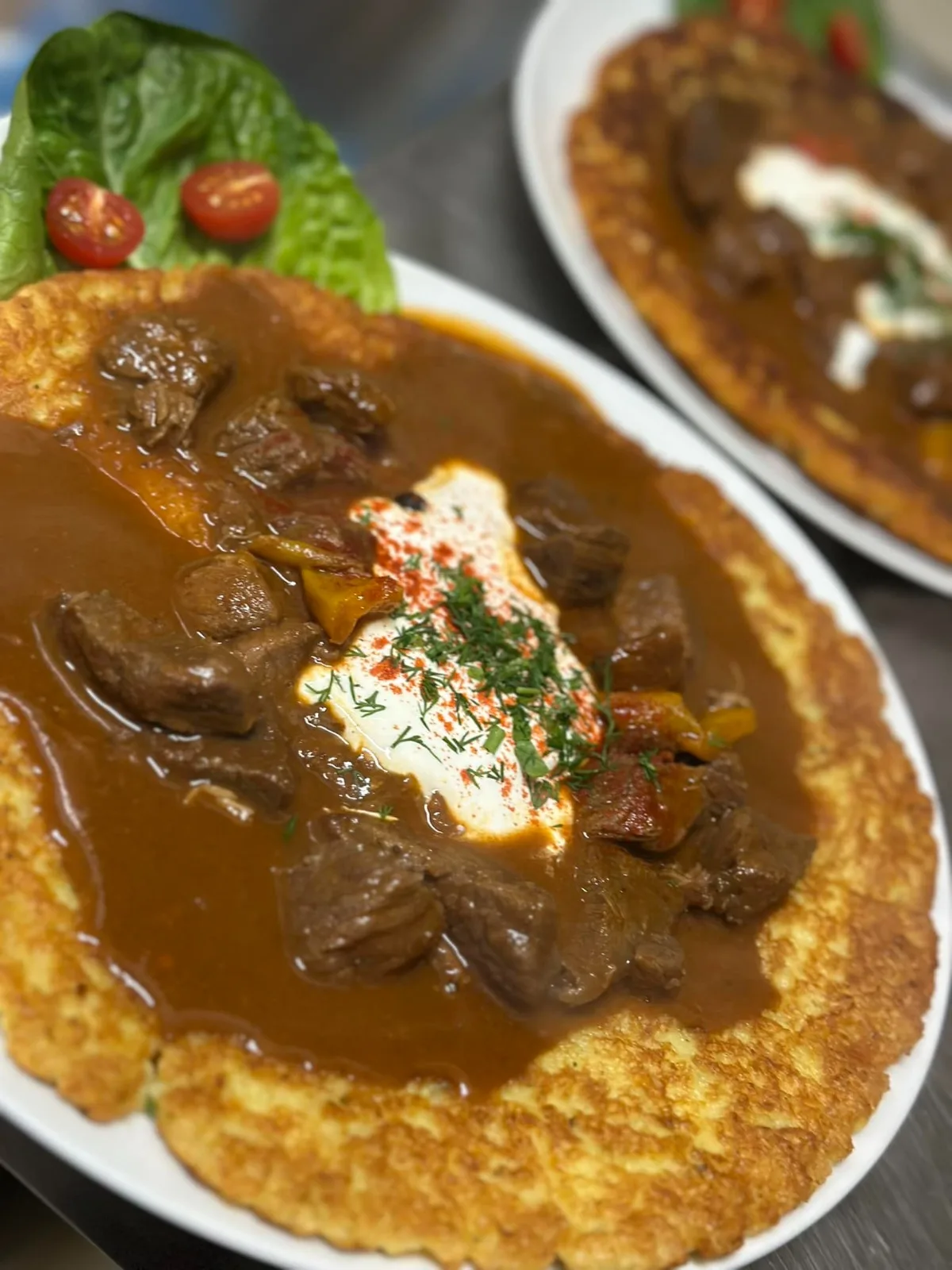 Staromiejska Pizzeria-Restauracja Pyrzyce — dania i wnętrze