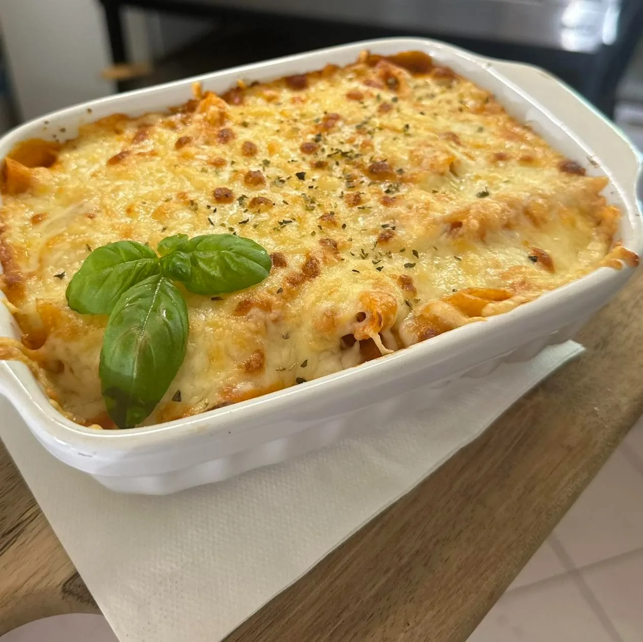 Staromiejska Pizzeria-Restauracja Pyrzyce — dania i wnętrze